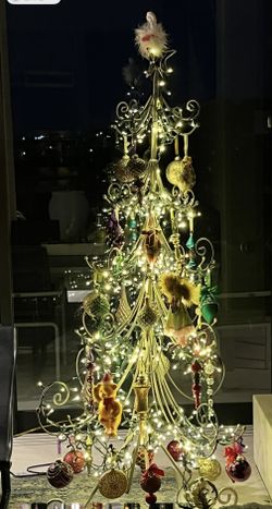 Vintage LEE WARDS Metal Christmas Tree Green 6 feet Tall Wrought Iron Tree  With Lights 