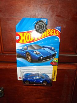 Hot Wheels Pagani Utopia 4/10