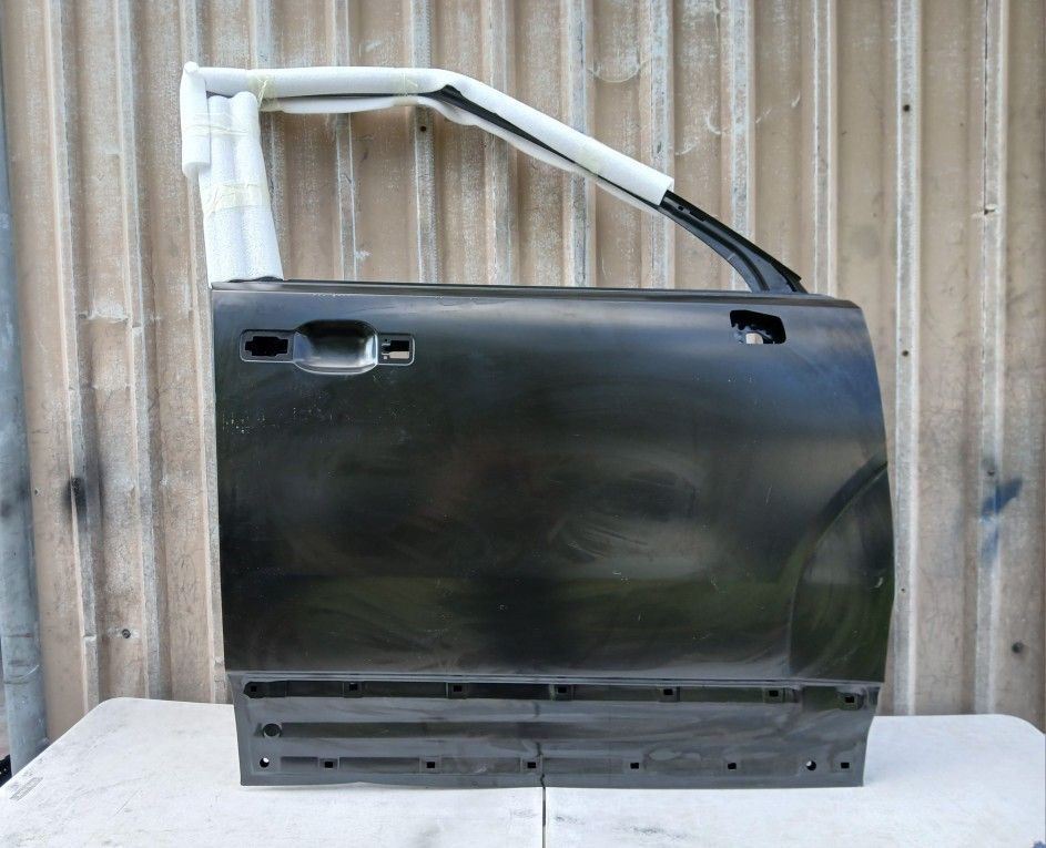 2024-2025 Hyundai Santa Fe Front Door Shell Passenger Right Side OEM