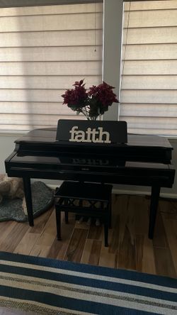 Clavinova CVP-700 Digital Baby Grand Black