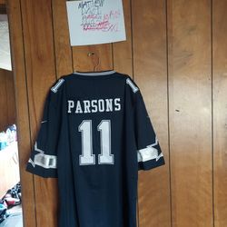 Surprise Sticker With 2x Cowboys Parsons Jersey