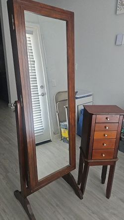 Jewelry chest set