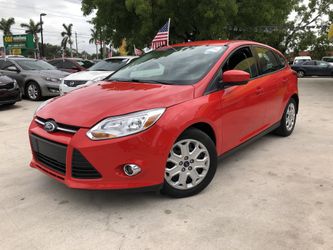 FORD FOCUS 2012 SPORT HATCHBACK $6,600