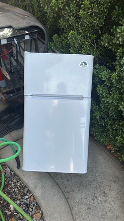 Igloo mini fridge/freezer