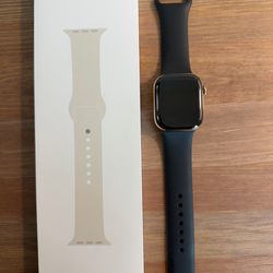 Apple Watch Series 11 GPS + Cellular, 42mm Gold Titanium