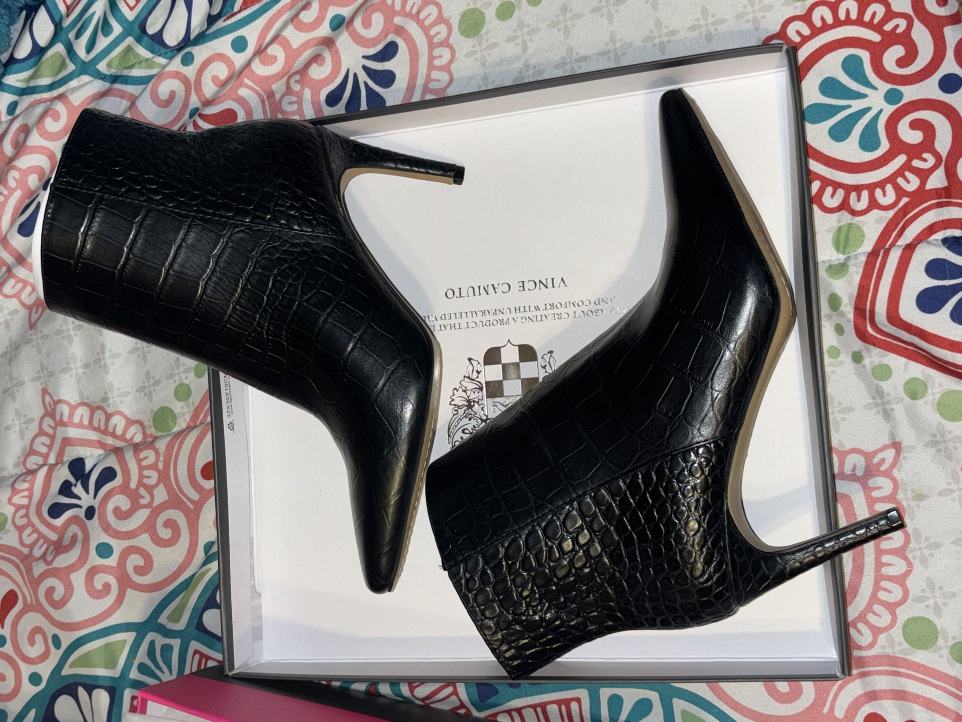 Vince Camuto Women's Allost Pointy Toe Bootie Ankle Boot This versatile ankle boot is a must for your fall wardrobe. With a wearable, walkable heel,