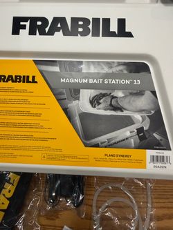 Frabill Magnum Bait Station 13 Quart Live Bait Well White and Yellow New In Box