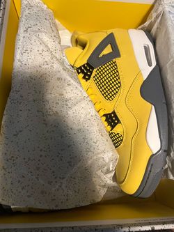 Jordan Lightning 4’s “size 11 men”