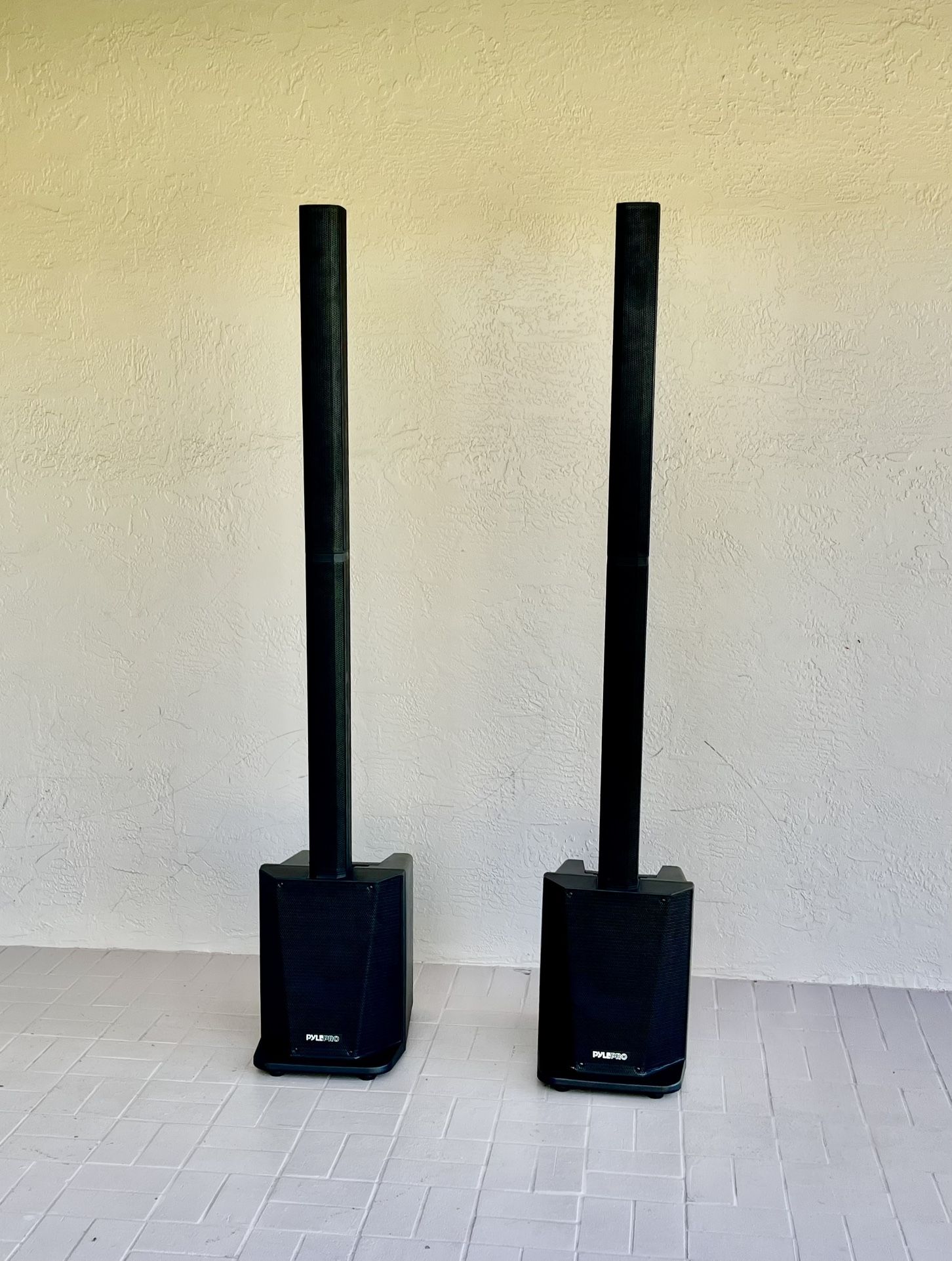 (2) Pyle Pro Column DJ/Karaoke Bluetooth Speakers 