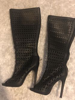 Black open toe boots size 6