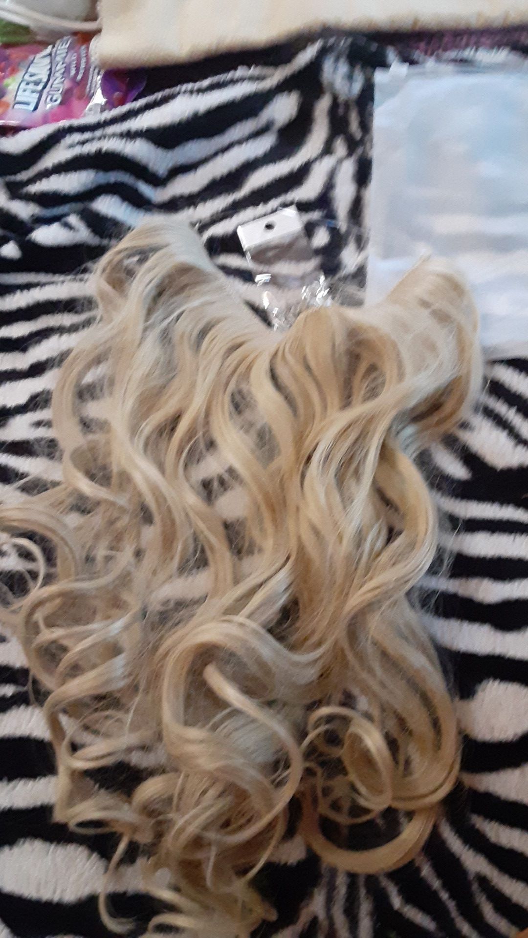 Rubber band hair extension must pickup only