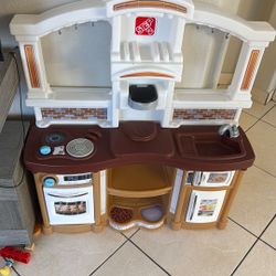 Toy Kitchen 