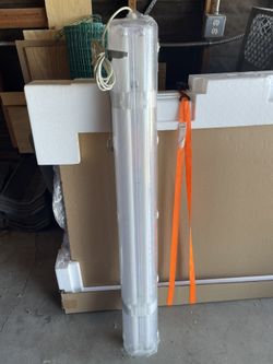 Fluorescent Light Fixture