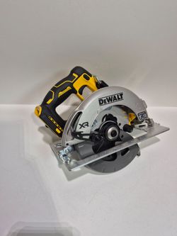 DEWALT 20V MAX XR 7-1/4 in Cordless Circular Saw Tool Only DCS590