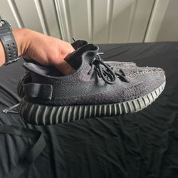 Yeezy onyx