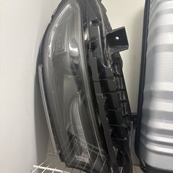 2015 Dodge Charger Driver Side Headlight