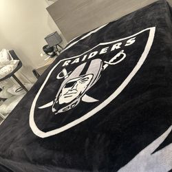 IRaiders Queen Size Blanket