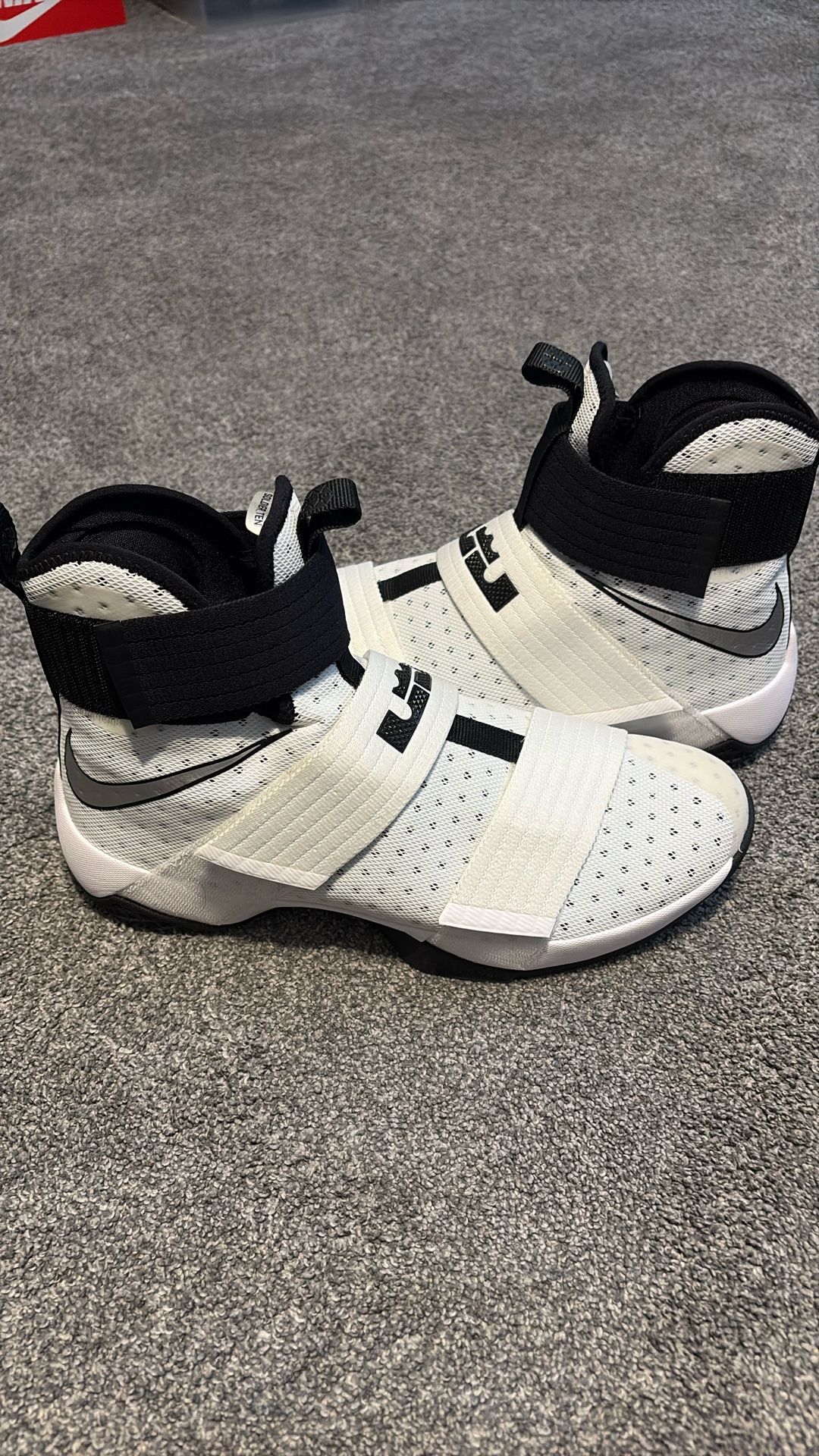 Nike LeBron Zoom Soldier