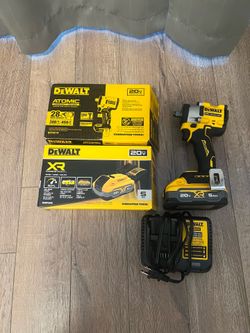 DEWALT DCF921 1/2" ATOMIC Impact Wrench + 5Ah XR PowerStack Battery & Charger