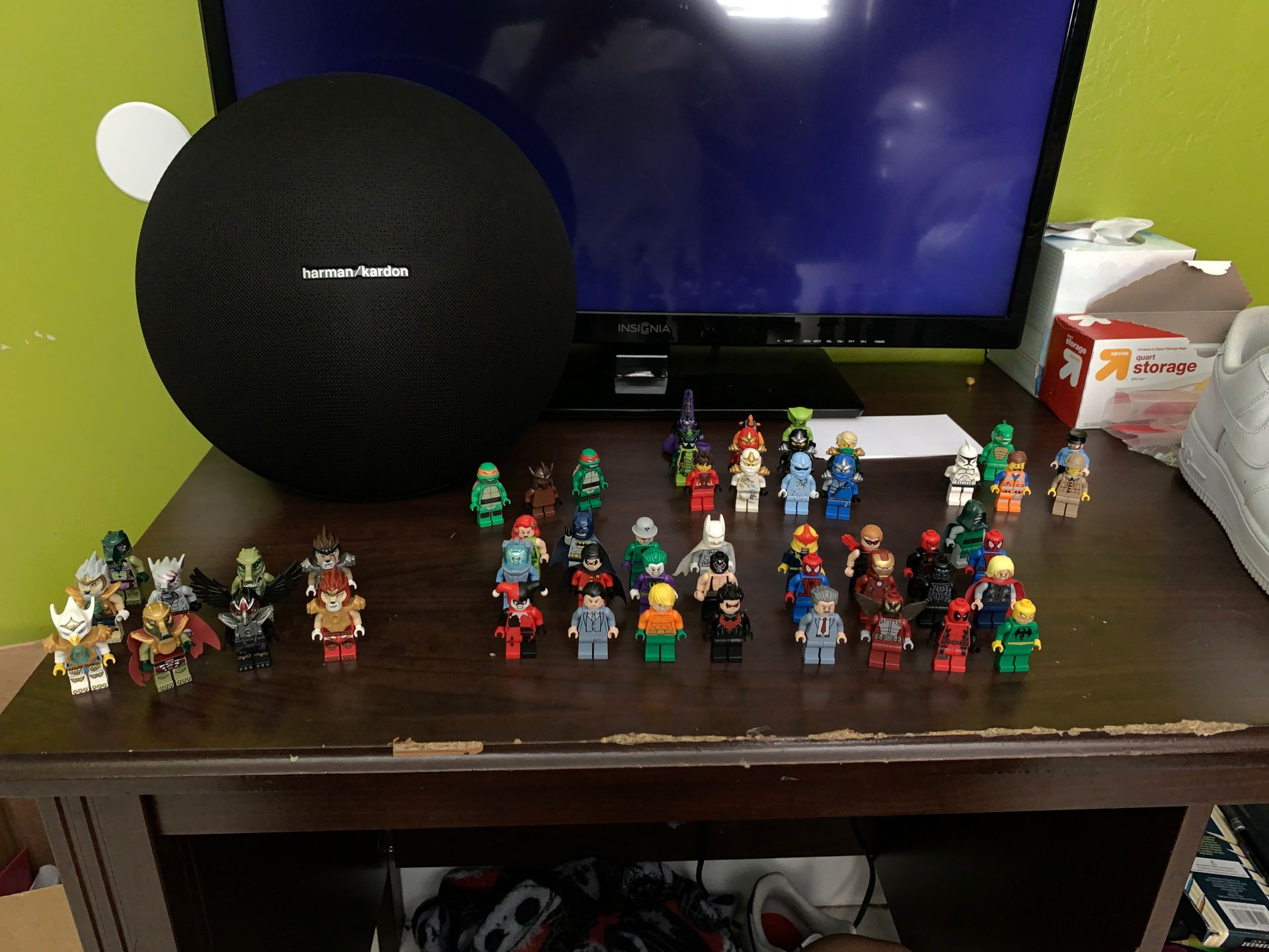 53 Lego mini figures