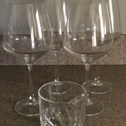 Clear Wine Glasses 