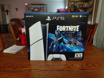 PS5 slim digital like new used for a few hours