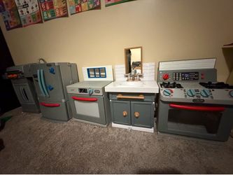 Little tikes kitchen play set