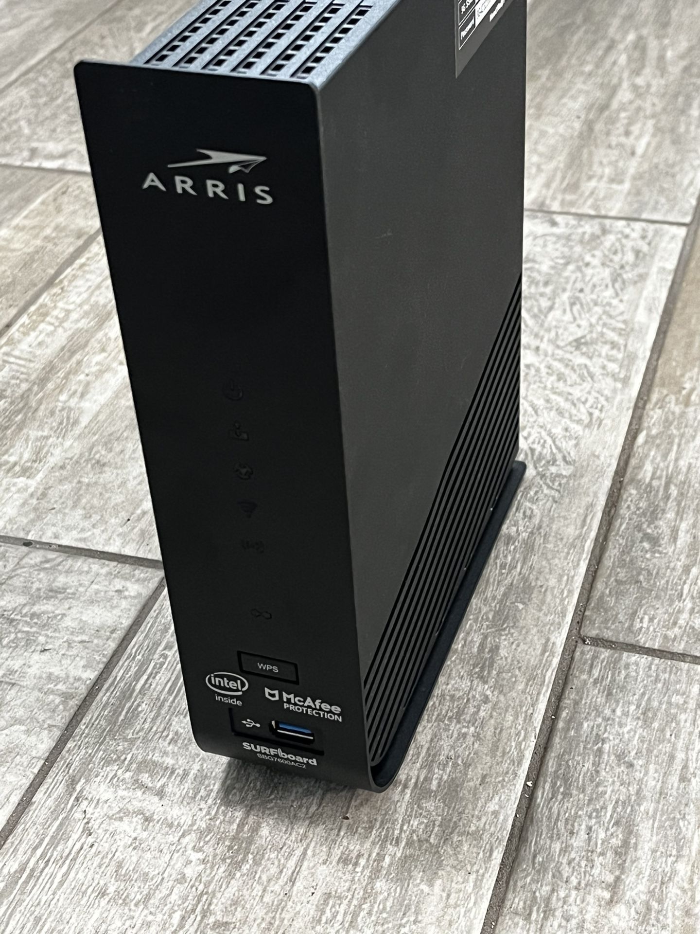 Arris SURFboard SBG7600AC2 Modem