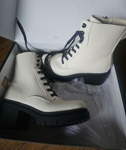 Nine West - Juna3 Ivory Combat Boot
