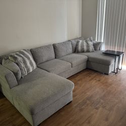 City Furniture Amber U-shaped Sectional Sleeper with storage