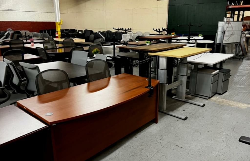 VARIETY OF DESKS AND L-SHAPE DESKS AVAILABLE -can deliver-