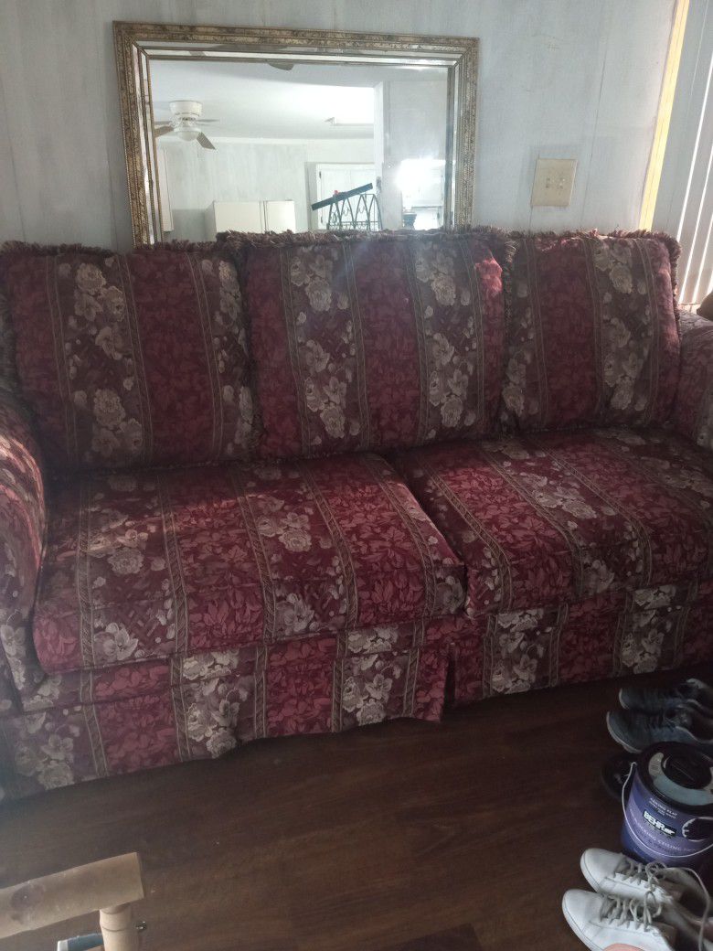 Couch Great Shape/Mirror