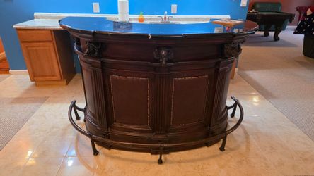 Large Mahogany Safari Big Game Home Bar — Lion Rhino Buffalo Carved Heads, Granite Top