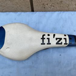 bicycle saddle In Nice Condition Fizik Giant