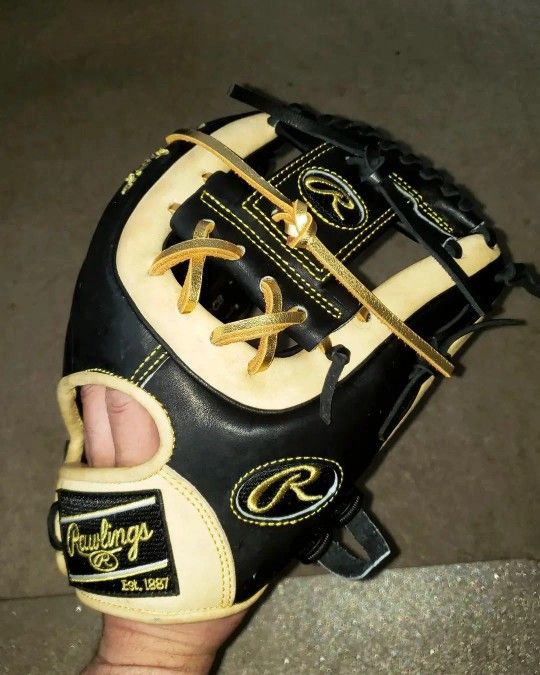 Rawlings Heart of the Hide 11.5inch Baseball Glove 