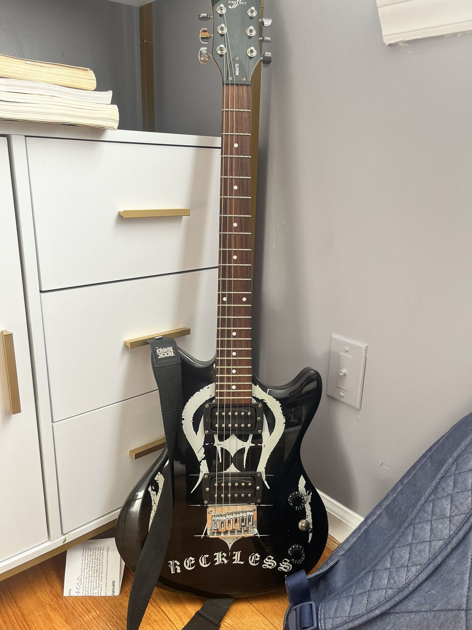 $50 Electric Guitar Need Gone ASAP