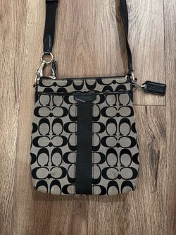 Coach Signature Crossbody Bag (Send me an offer!)
