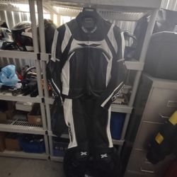 IXS Racing Leathers