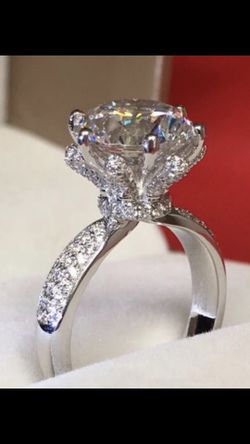 New 18 k white gold engagement ring wedding ring set