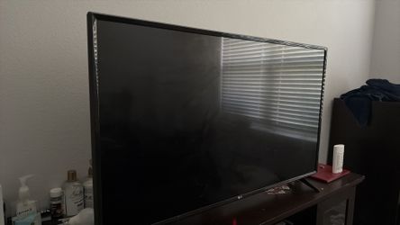 LG 4K UHD HDR Smart LED TV