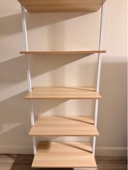 Ladder bookshelf
