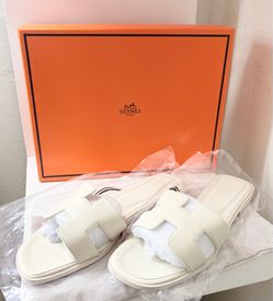 Women luxury sandals