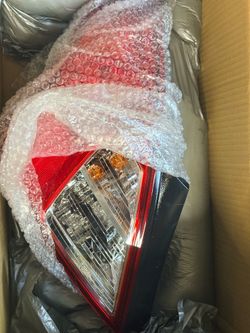 Nissan versa 2018 tail light