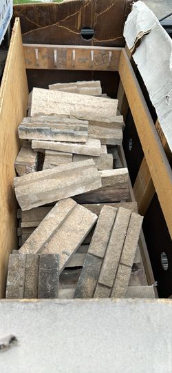 Culture Stone, profit panels and toppers Chardonnay color 37 inch planner stones 12 inch topper did not use all to complete my project in new conditio