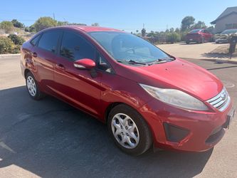 Ford Fiesta Sedan Red