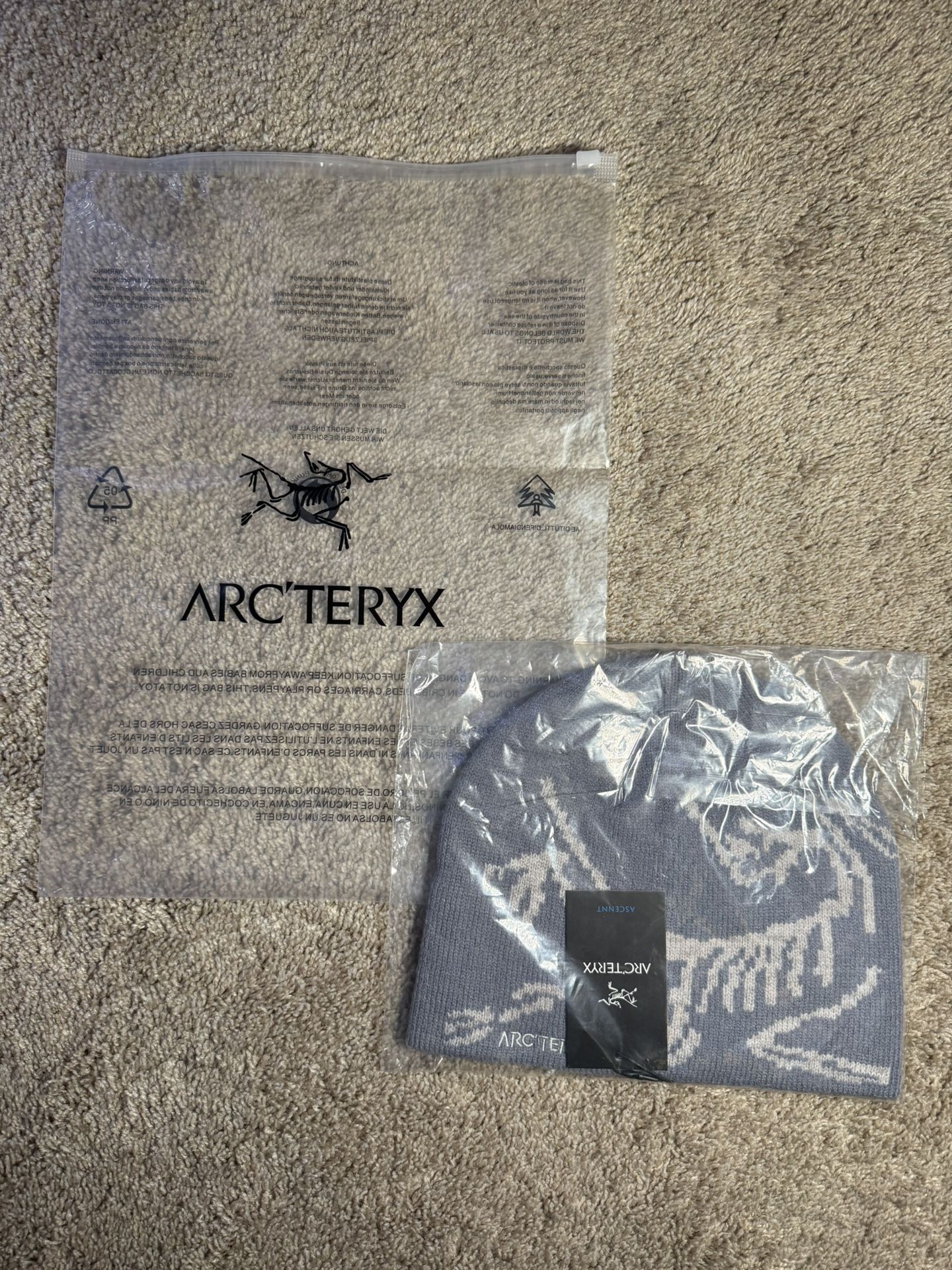 Arc’terx Beanie Grey