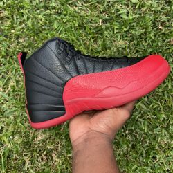 Jordan 12 Flu Game Sz 5y / 6y 