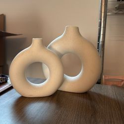 flower vases / decor