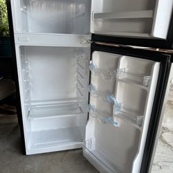 Frigidaire Mini Fridge 