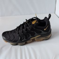 Nike Air VaporMax Plus Black Metallic Gold CW7299-001 Men's Size US 10 Shoes